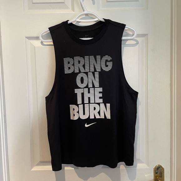 LIKE NEW NIKE TANK - Picture 1 of 3